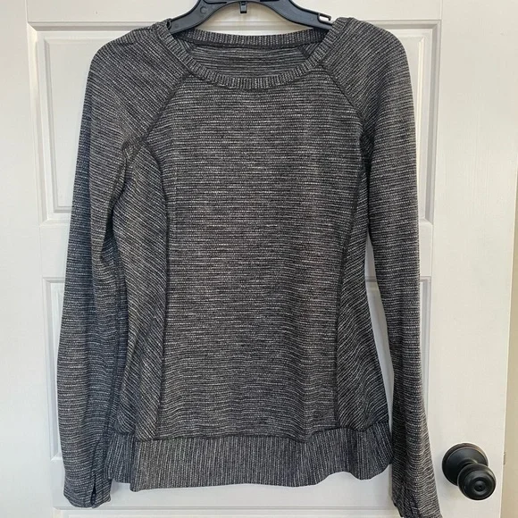 Lululemon Gray Long Sleeve - Picture 1 of 3